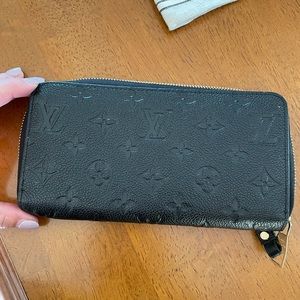 Louis Vuitton Zippy Wallet Black Monogram